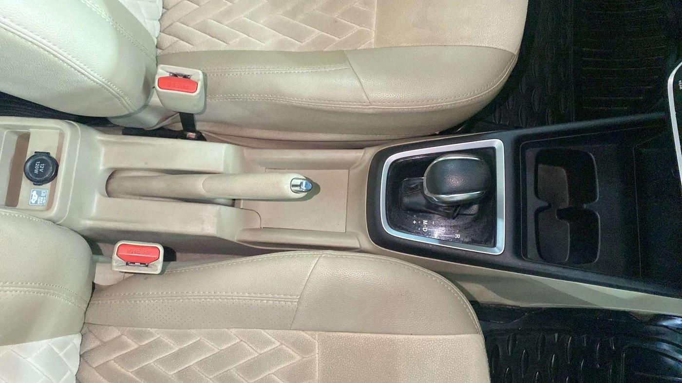 2018 Maruti Dzire ZDI AMT, Diesel, Automatic, 73,907 km, Gear Lever
