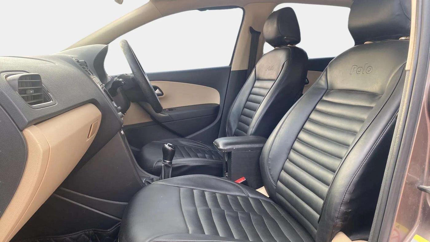 2016 Volkswagen Polo HIGHLINE1.2L, Petrol, Manual, 43,412 km, Right Side Front Door Cabin
