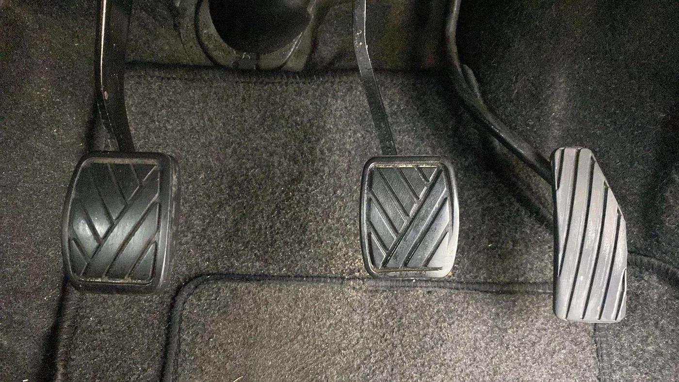 2015 Maruti Wagon R 1.0 VXI, Petrol, Manual, 75,122 km, Pedals