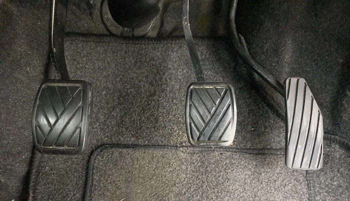 2015 Maruti Wagon R 1.0 VXI, Petrol, Manual, 75,122 km, Pedals