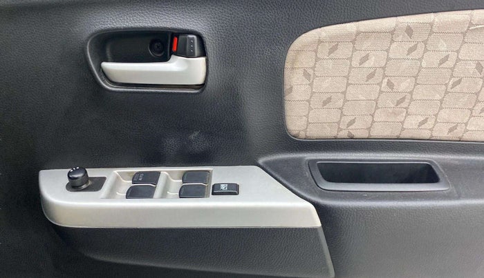 2015 Maruti Wagon R 1.0 VXI, Petrol, Manual, 75,122 km, Driver Side Door Panels Control