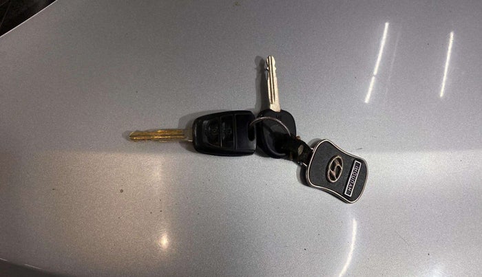 2019 Hyundai NEW SANTRO SPORTZ CNG, CNG, Manual, 41,930 km, Key Close Up
