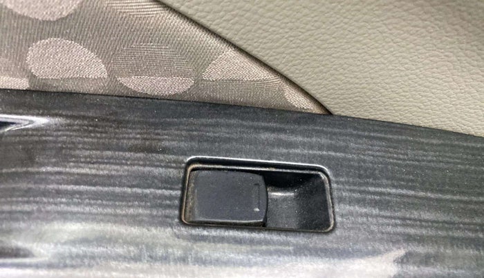 2017 Maruti Celerio ZXI, Petrol, Manual, 57,117 km, Left front window switch / handle - Power window makes minor noise