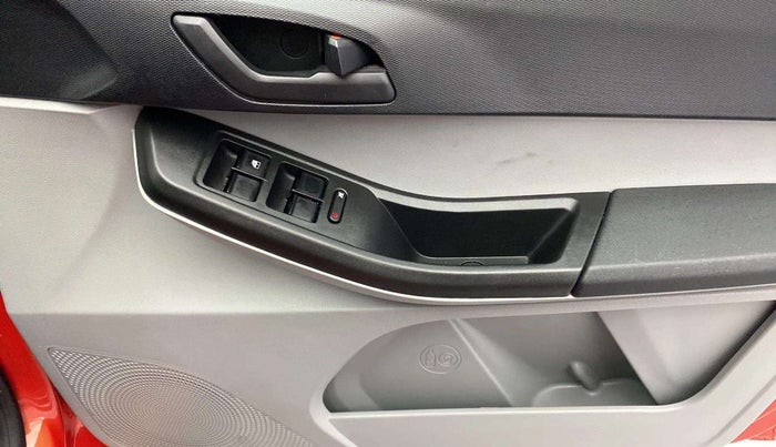 2021 Tata Tiago XZA PETROL, Petrol, Automatic, 28,847 km, Driver Side Door Panels Control