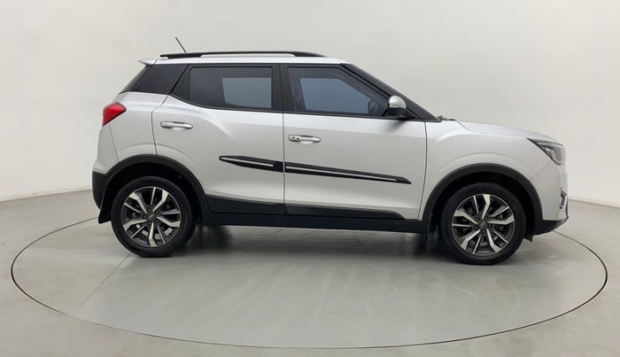 2021 Mahindra XUV300 W8 (O) 1.2 PETROL, Petrol, Manual, 43,066 km, Right Side View