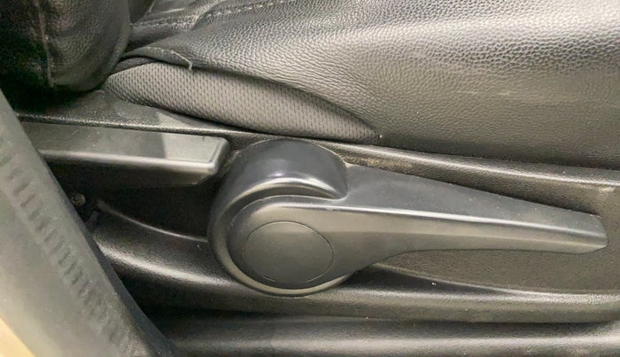 2019 Tata Tiago XZ PLUS PETROL, Petrol, Manual, 29,644 km, Driver Side Adjustment Panel