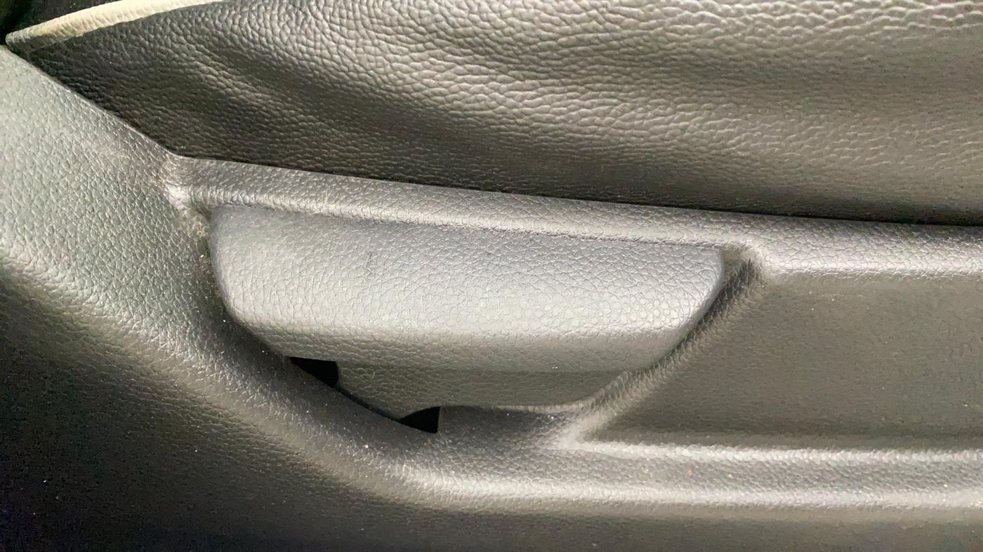 2018 Hyundai Eon ERA +, Petrol, Manual, 42,708 km, Driver Side Adjustment Panel