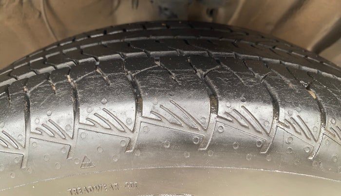 2023 Hyundai ALCAZAR 2.0 SIGNATURE (O) AT 7STR, Petrol, Automatic, 28,041 km, Right Front Tyre Tread