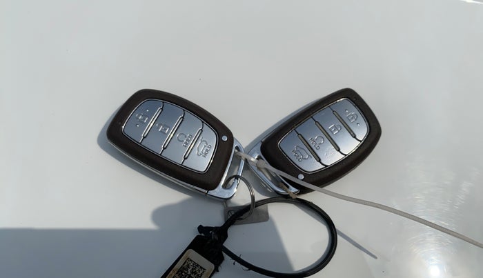 2023 Hyundai ALCAZAR 2.0 SIGNATURE (O) AT 7STR, Petrol, Automatic, 28,041 km, Key Close Up