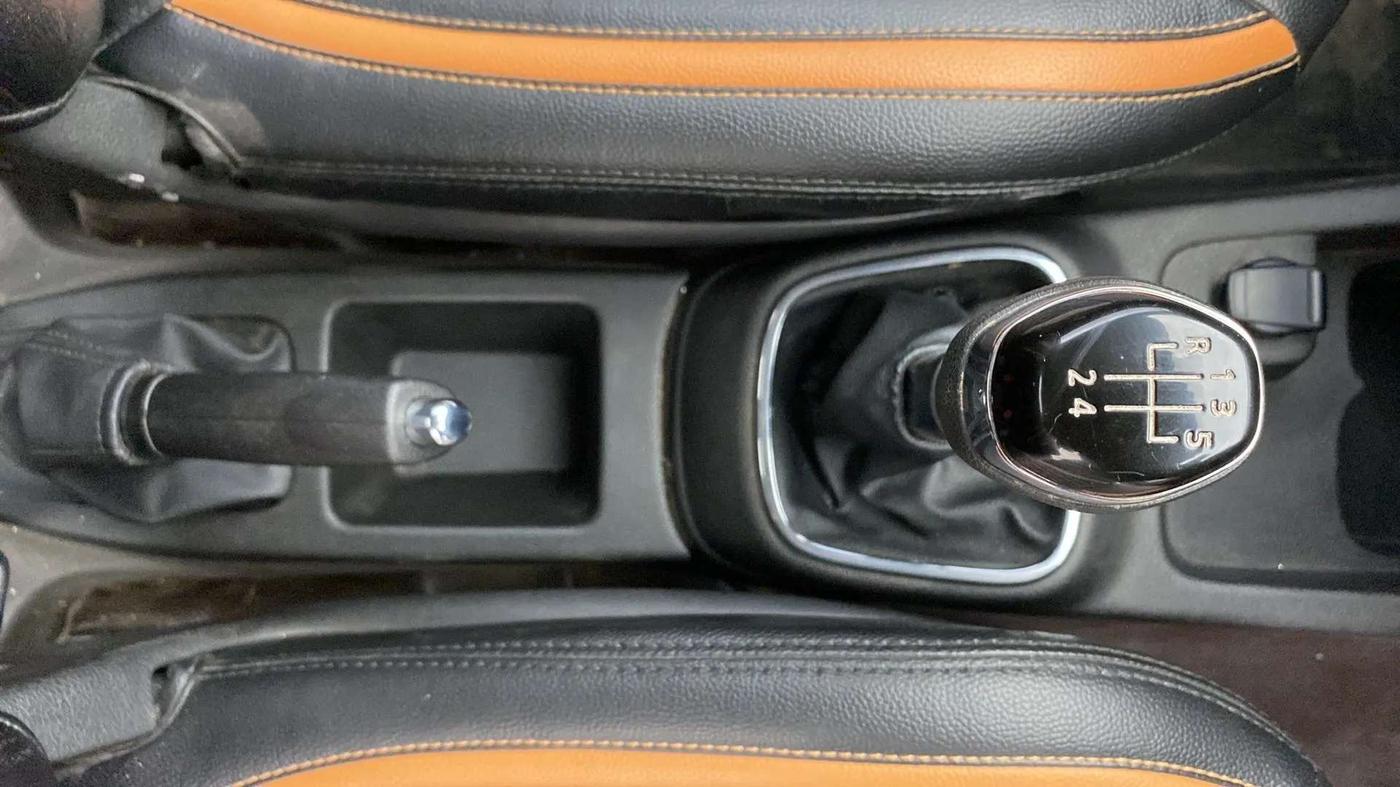 2019 Renault Kwid RXT 0.8, Petrol, Manual, 18,848 km, Gear Lever