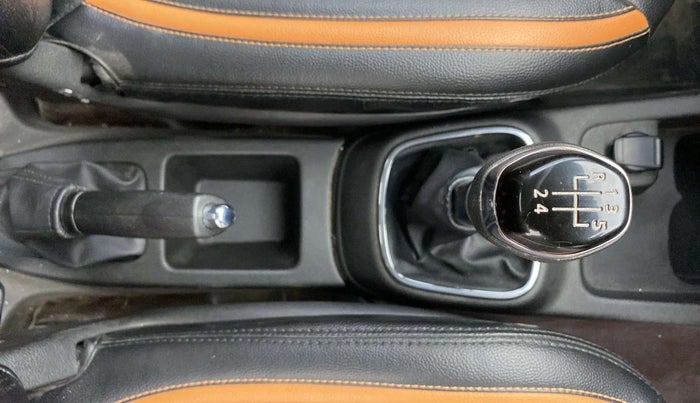 2019 Renault Kwid RXT 0.8, Petrol, Manual, 18,848 km, Gear Lever