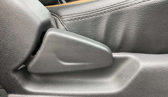 2019 Renault Kwid RXT 0.8, Petrol, Manual, 18,848 km, Driver Side Adjustment Panel