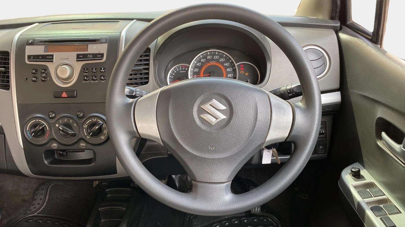 2012 Maruti Wagon R 1.0 VXI, Petrol, Manual, 33,834 km, Steering Wheel Close Up