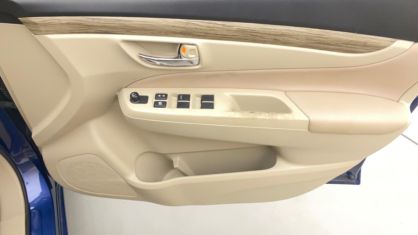 2020 Maruti Ciaz DELTA AT 1.5 SHVS PETROL, Petrol, Automatic, 52,188 km, Driver Side Door Panels Control