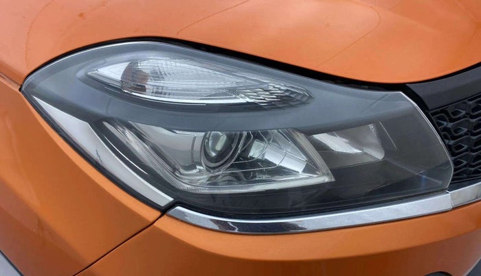 2018 Tata NEXON XZA PLUS PETROL, Petrol, Automatic, 20,335 km, Right headlight - Daytime running light not functional