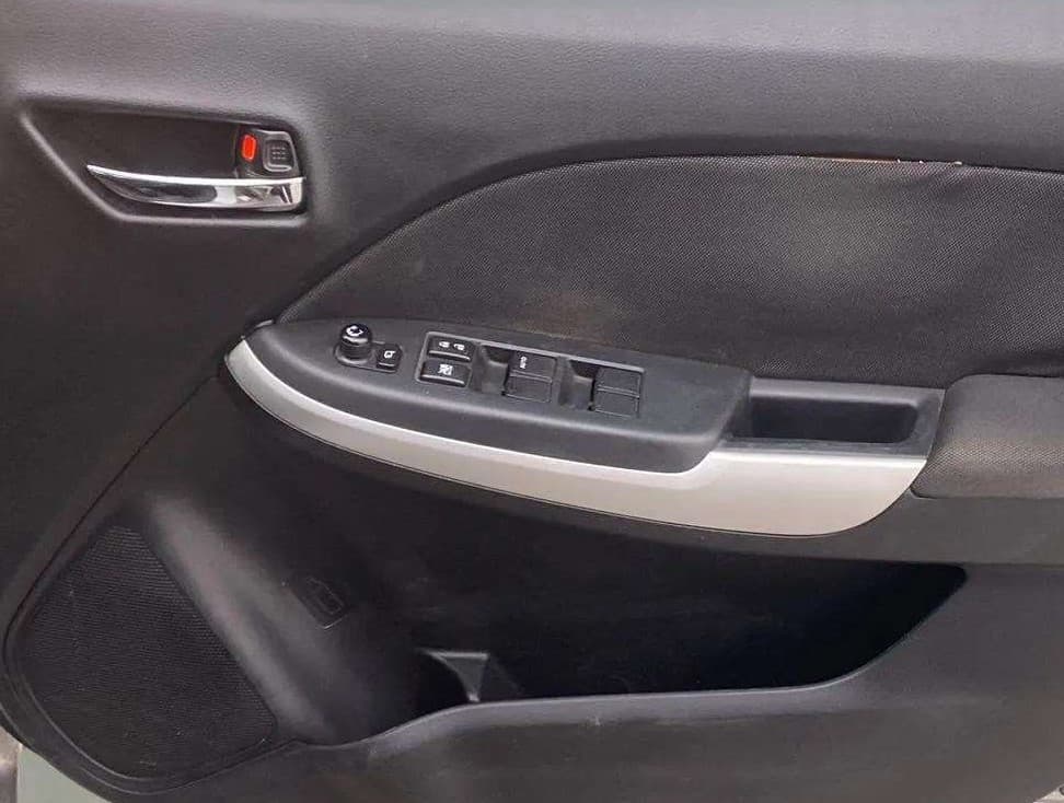 2017 Maruti Baleno ZETA CVT PETROL 1.2, Petrol, Automatic, 54,913 km, Driver Side Door Panels Control