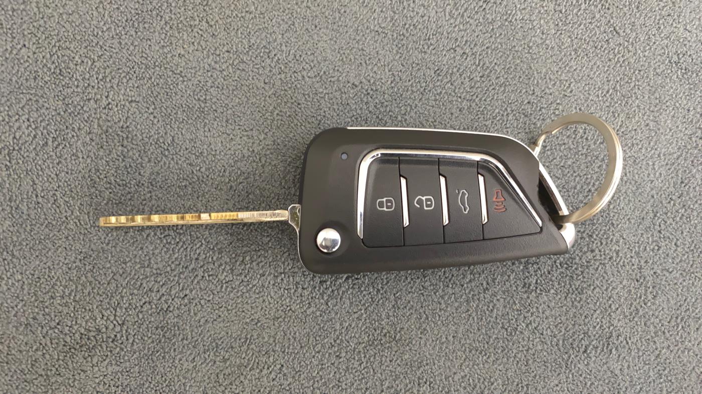 2020 Maruti Swift LXI, Petrol, Manual, 36,320 km, Key Close Up