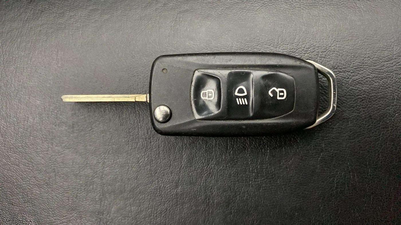 2021 Tata NEXON XM PETROL, Petrol, Manual, 66,673 km, Key Close Up
