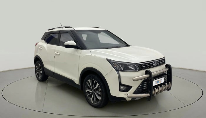 2022 Mahindra XUV300 W8 (O) 1.5 DIESEL, Diesel, Manual, 37,170 km, Right Front Diagonal