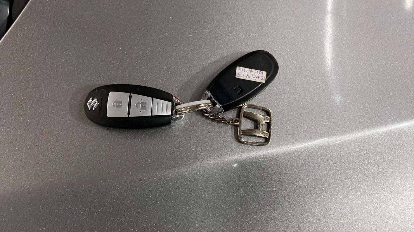 2016 Maruti Baleno ZETA CVT PETROL 1.2, Petrol, Automatic, 49,904 km, Key Close Up