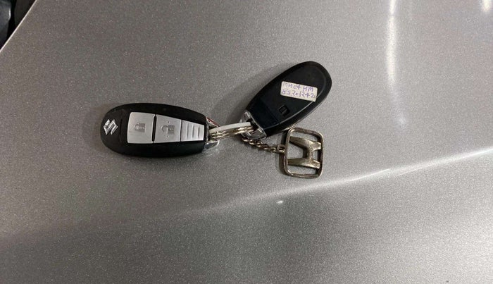 2016 Maruti Baleno ZETA CVT PETROL 1.2, Petrol, Automatic, 49,904 km, Key Close Up