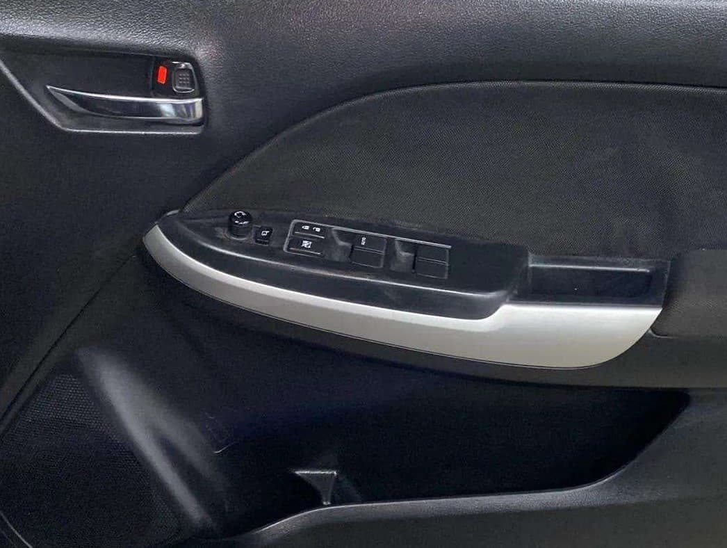 2016 Maruti Baleno ZETA CVT PETROL 1.2, Petrol, Automatic, 49,904 km, Driver Side Door Panels Control