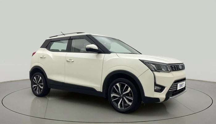 2020 Mahindra XUV300 W8 (O) 1.5 DIESEL AMT, Diesel, Automatic, 68,617 km, Right Front Diagonal