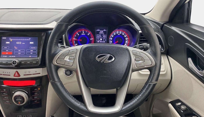 2020 Mahindra XUV300 W8 (O) 1.5 DIESEL AMT, Diesel, Automatic, 68,617 km, Steering Wheel Close Up