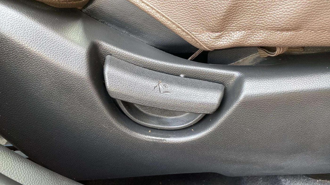 2019 Hyundai Grand i10 ASTA 1.2 KAPPA VTVT, Petrol, Manual, 21,231 km, Driver Side Adjustment Panel