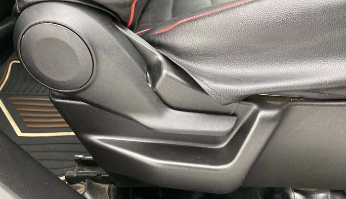 2021 Maruti New Wagon-R LXI 1.0, Petrol, Manual, 10,453 km, Driver Side Adjustment Panel
