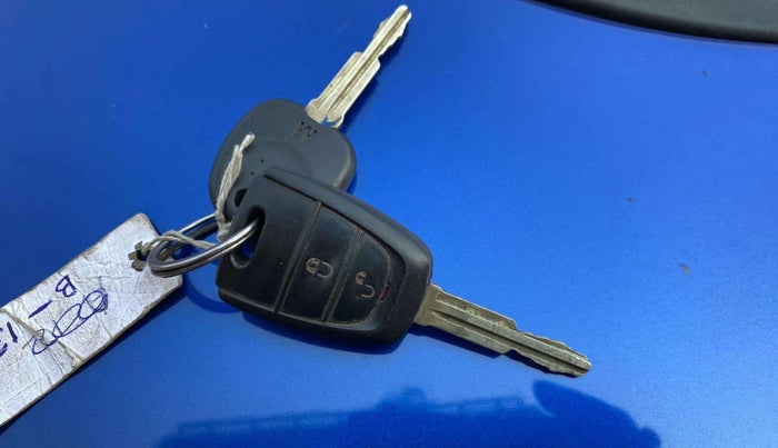 2016 Hyundai Eon SPORTZ, Petrol, Manual, 18,351 km, Key Close Up