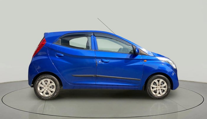 2016 Hyundai Eon SPORTZ, Petrol, Manual, 18,351 km, Right Side View