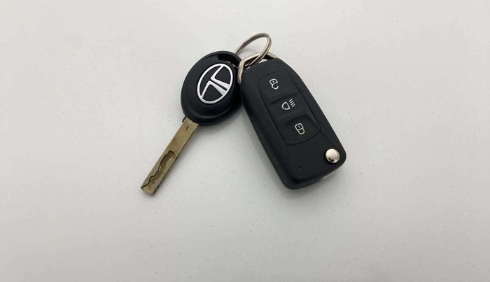 2020 Tata Tiago XT PETROL, Petrol, Manual, 23,659 km, Key Close Up