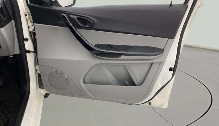 2020 Tata Tiago XT PETROL, Petrol, Manual, 23,659 km, Driver Side Door Panels Control