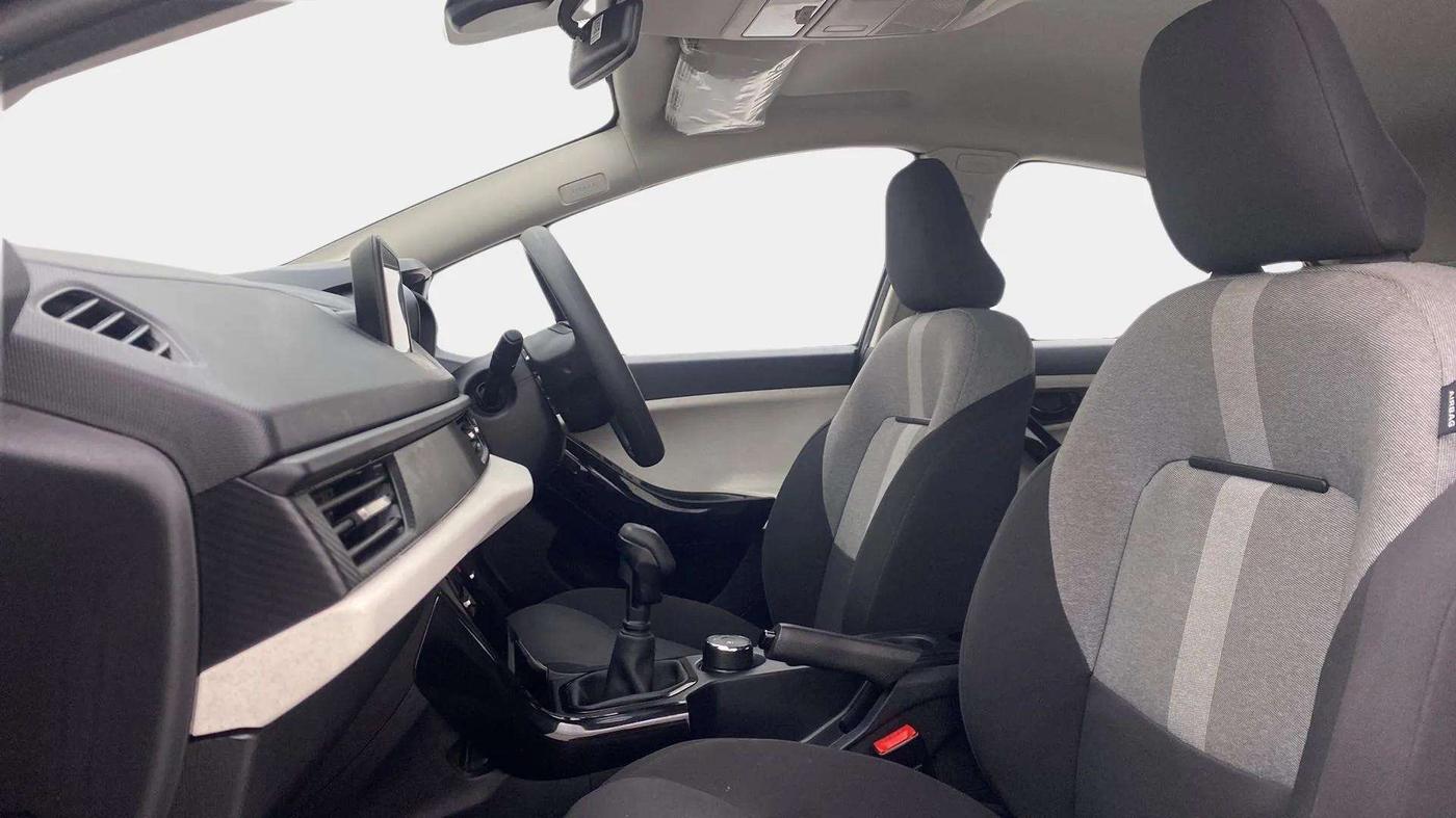 2023 Tata NEXON PURE 1.2 PETROL, Petrol, Manual, 11,301 km, Right Side Front Door Cabin