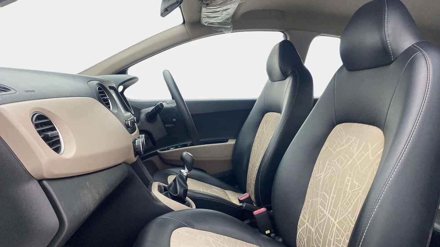 2019 Hyundai Grand i10 SPORTZ 1.2 KAPPA VTVT, Petrol, Manual, 28,443 km, Right Side Front Door Cabin