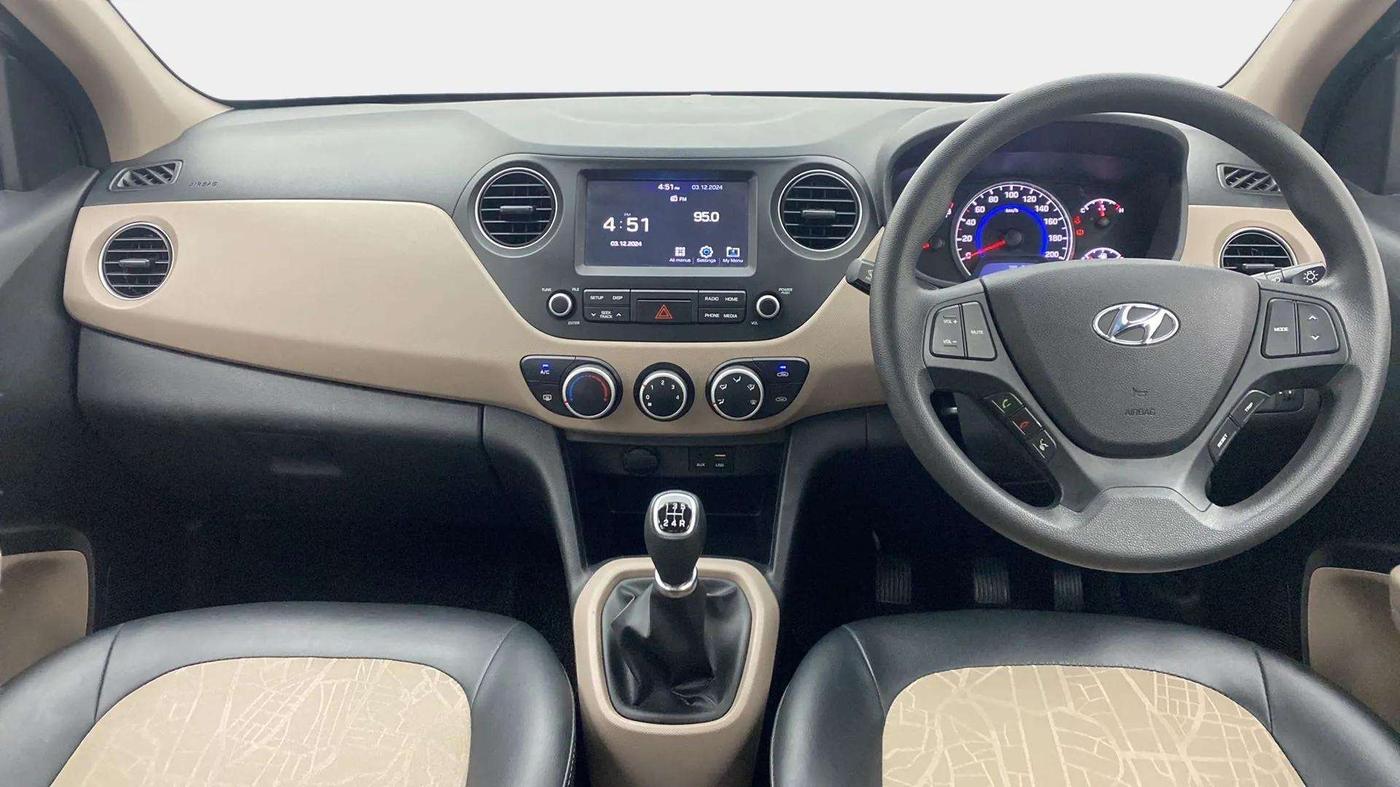 2019 Hyundai Grand i10 SPORTZ 1.2 KAPPA VTVT, Petrol, Manual, 28,443 km, Dashboard