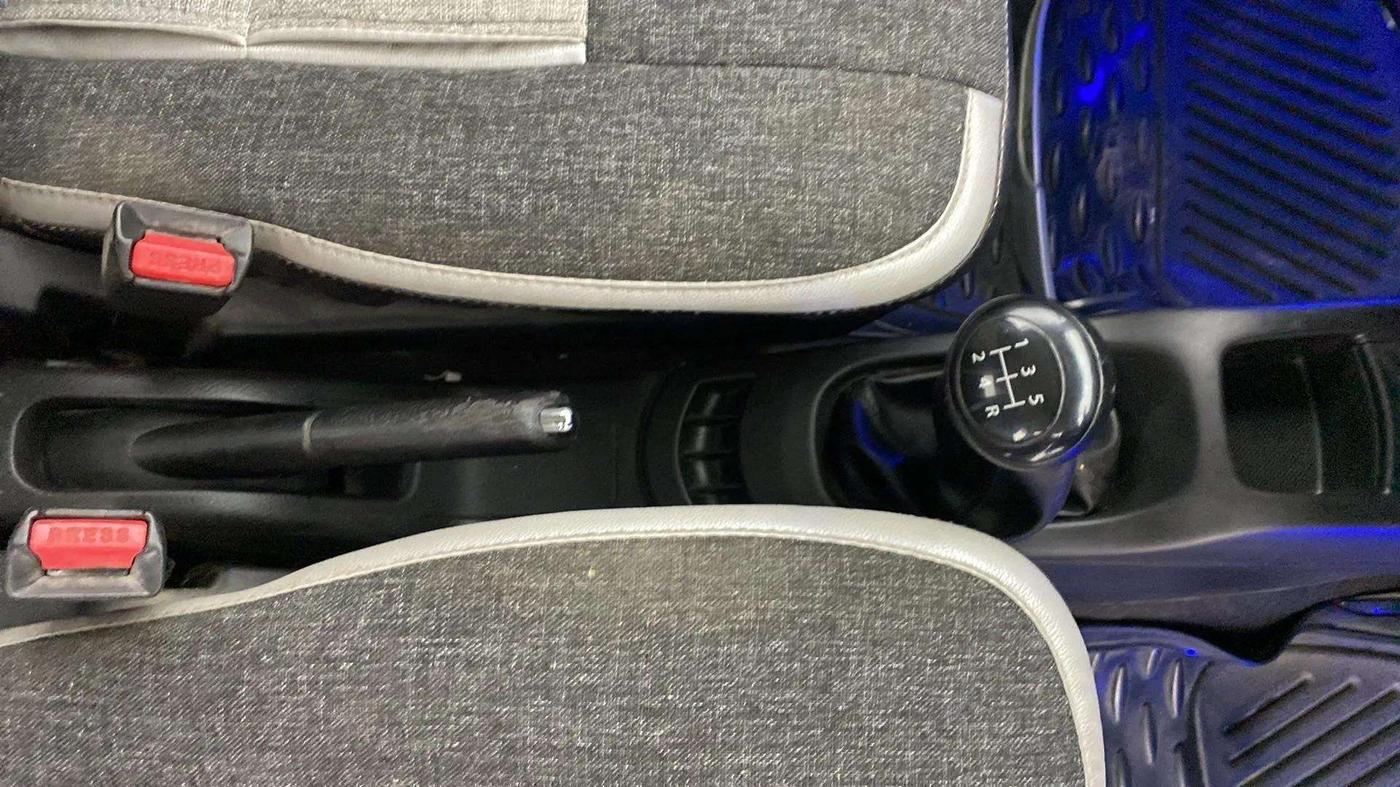 2015 Maruti Wagon R 1.0 VXI, Petrol, Manual, 68,765 km, Gear Lever