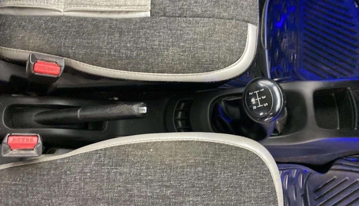 2015 Maruti Wagon R 1.0 VXI, Petrol, Manual, 68,765 km, Gear Lever