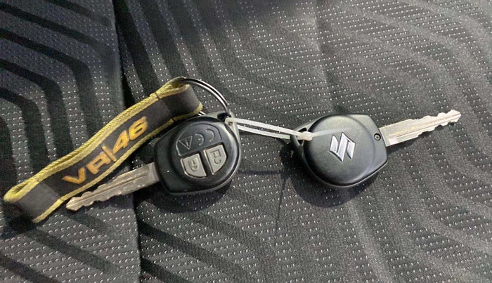 2020 Maruti Swift VXI AMT, Petrol, Automatic, 43,341 km, Key Close Up