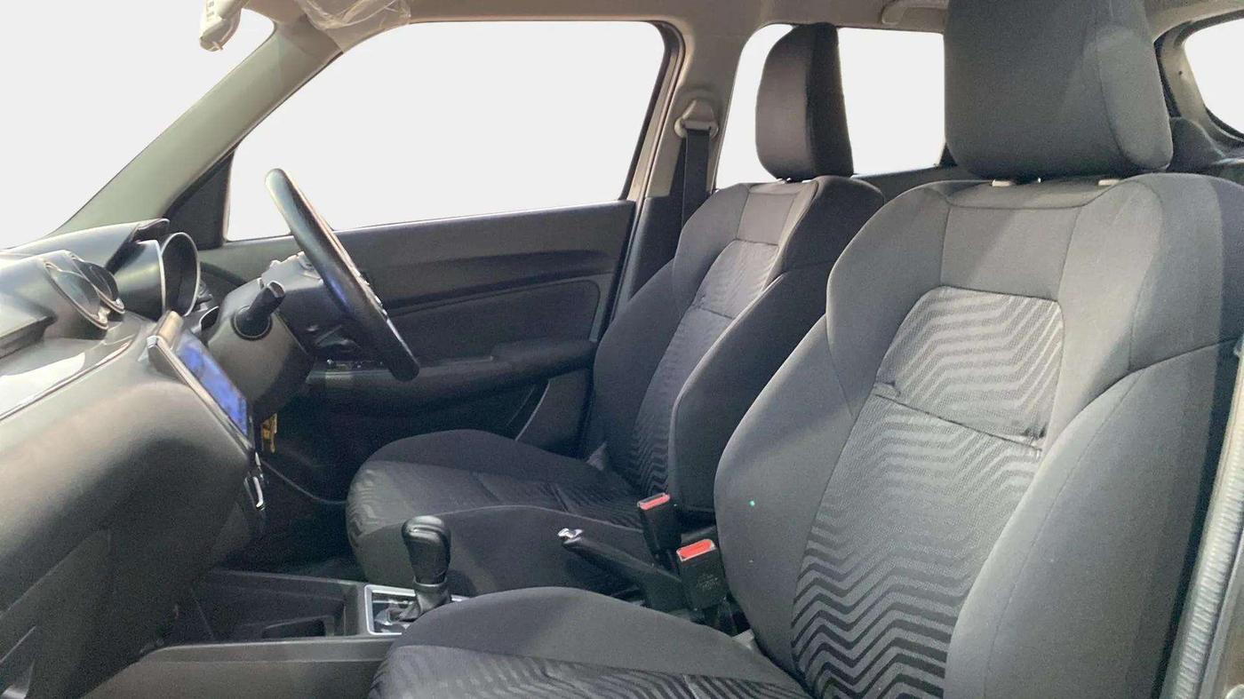 2020 Maruti Swift VXI AMT, Petrol, Automatic, 43,341 km, Right Side Front Door Cabin