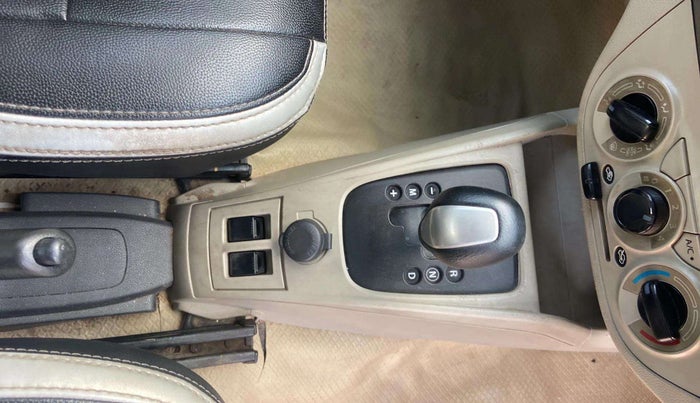 2016 Maruti Alto K10 VXI AMT, Petrol, Automatic, 60,275 km, Left front window switch / handle - Power window makes minor noise