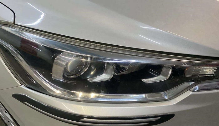 2020 Maruti Ertiga VXI CNG, CNG, Manual, 80,859 km, Right headlight - Minor scratches