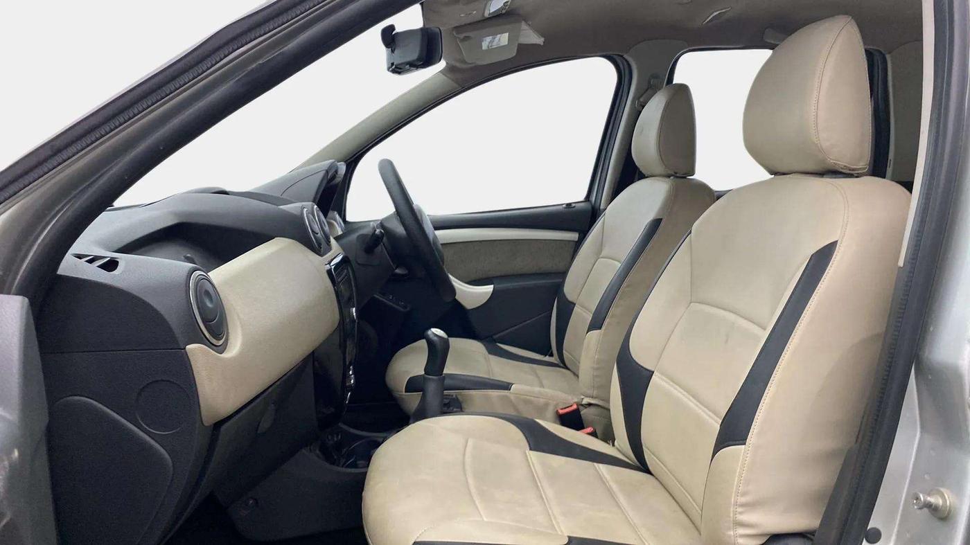 2013 Renault Duster RXL PETROL, Petrol, Manual, 84,988 km, Right Side Front Door Cabin