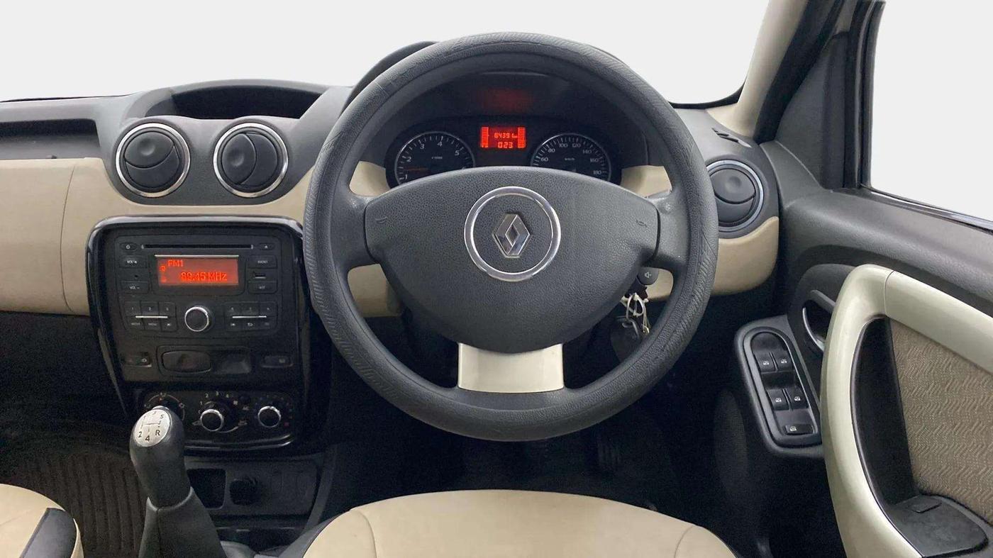 2013 Renault Duster RXL PETROL, Petrol, Manual, 84,988 km, Steering Wheel Close Up