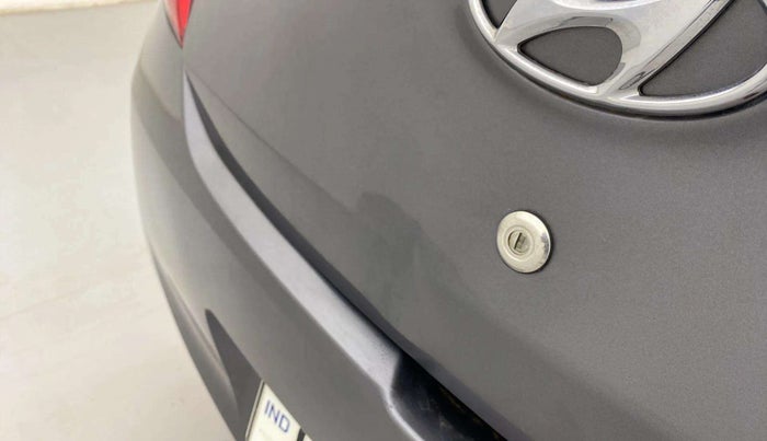 2018 Hyundai Eon ERA +, Petrol, Manual, 66,967 km, Dicky (Boot door) - Slightly dented