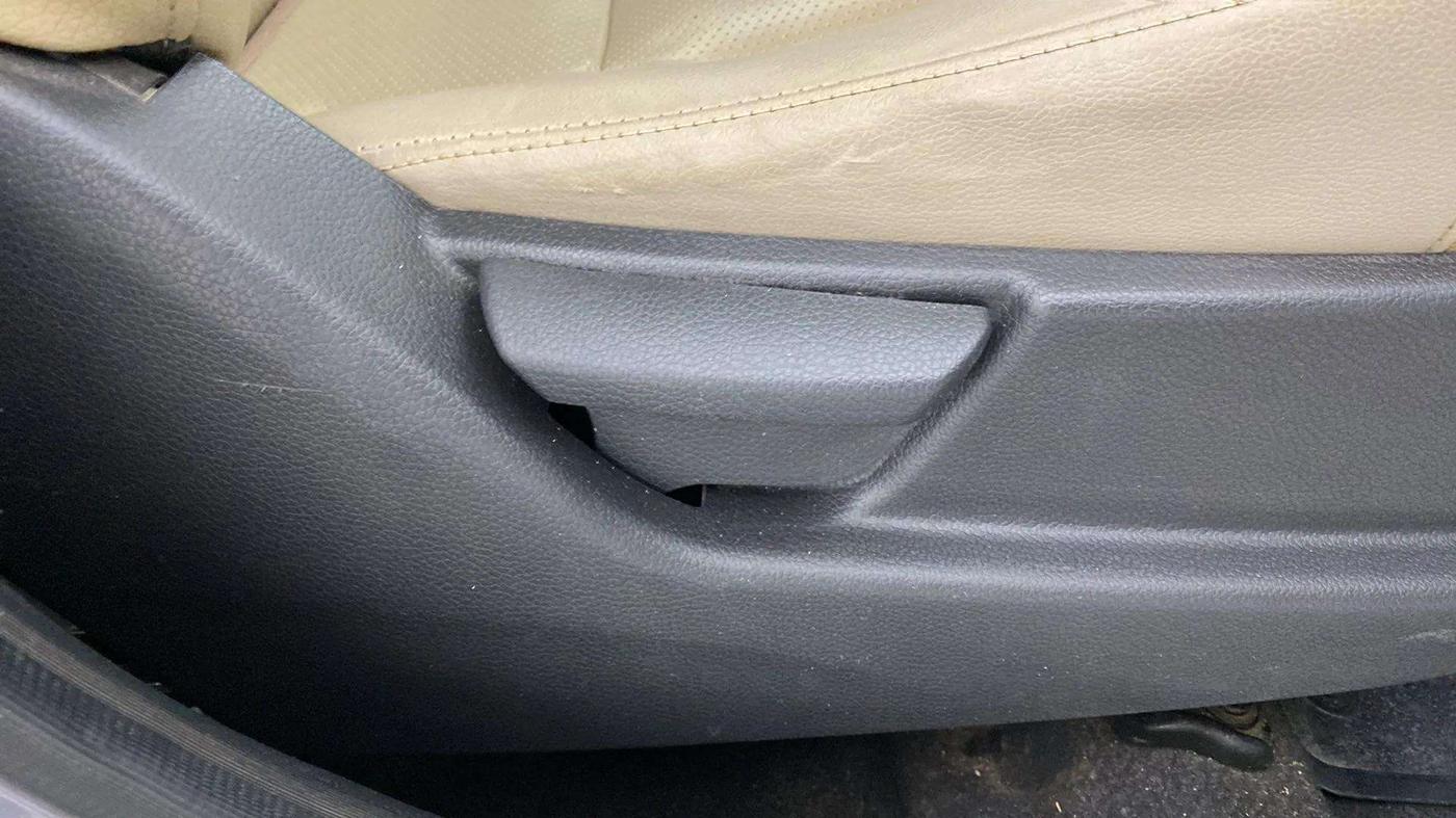 2018 Hyundai Eon ERA +, Petrol, Manual, 66,967 km, Driver Side Adjustment Panel