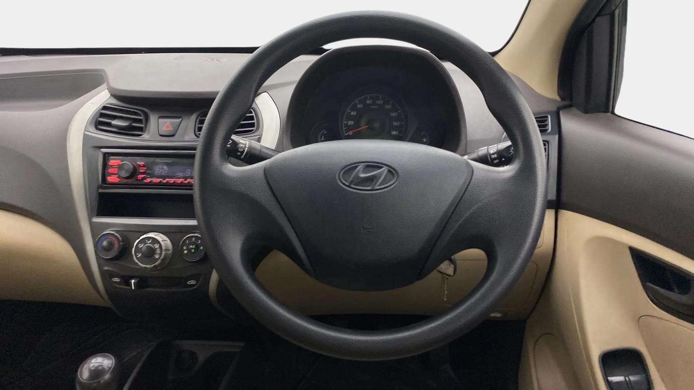 2018 Hyundai Eon ERA +, Petrol, Manual, 66,967 km, Steering Wheel Close Up