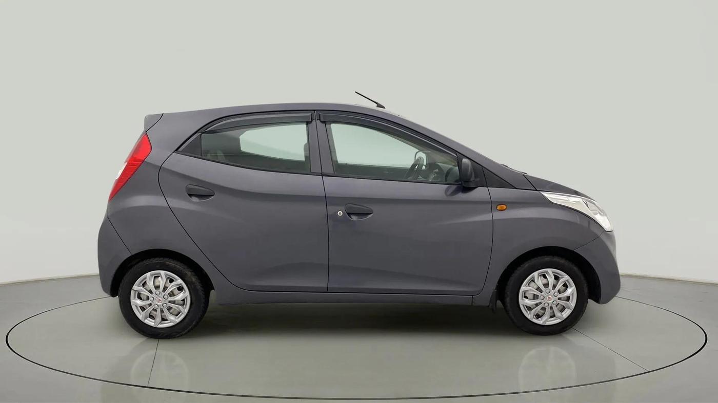 2018 Hyundai Eon ERA +, Petrol, Manual, 66,967 km, Right Side View