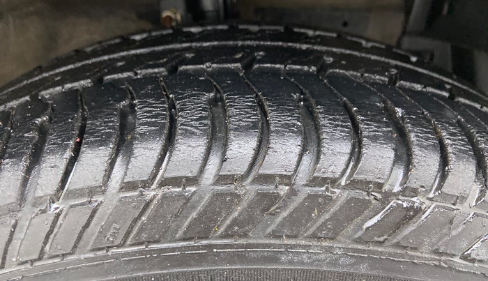 2014 Maruti Swift Dzire VDI BS IV, Diesel, Manual, 50,220 km, Right Front Tyre Tread